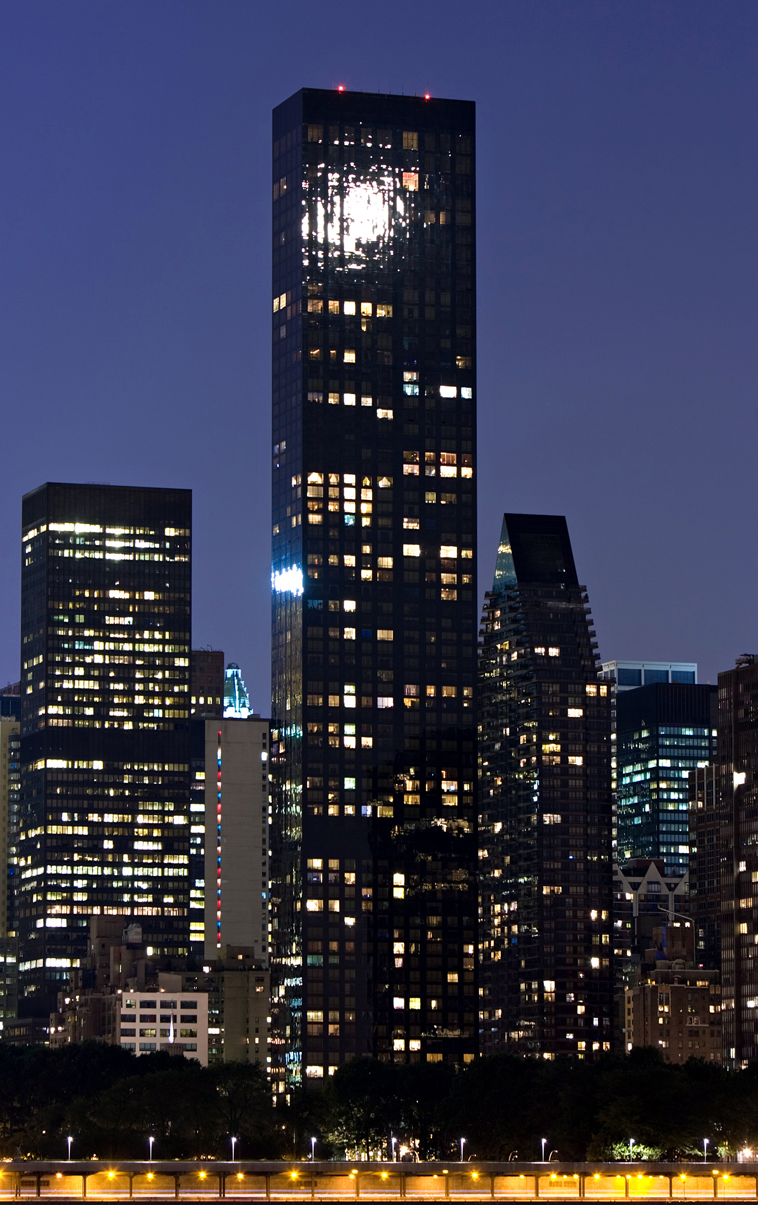 Trump World Tower, New York City - Moon reflection. © Mathias Beinling
